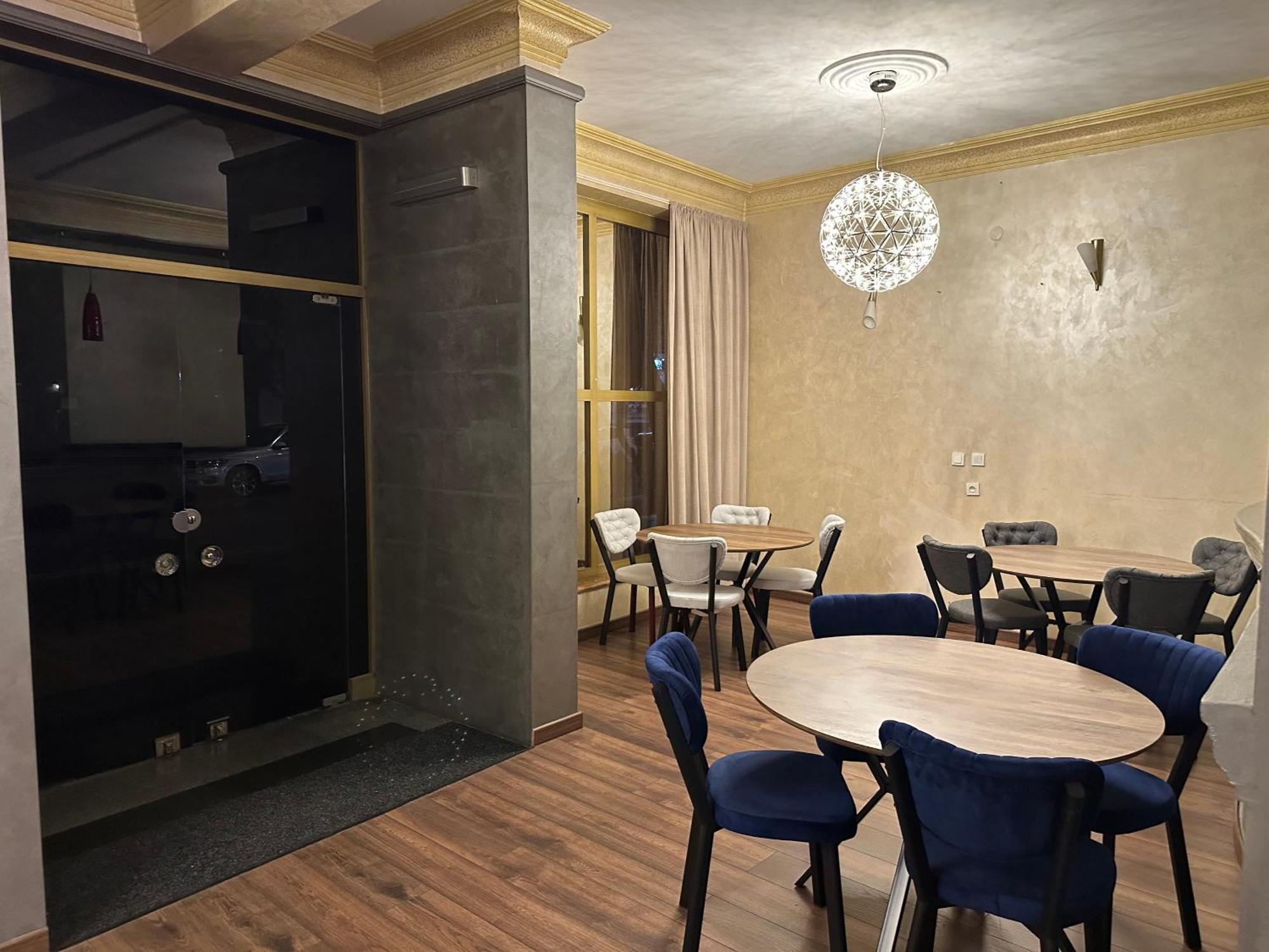 Hotel Tsereteli Batumi Exterior photo