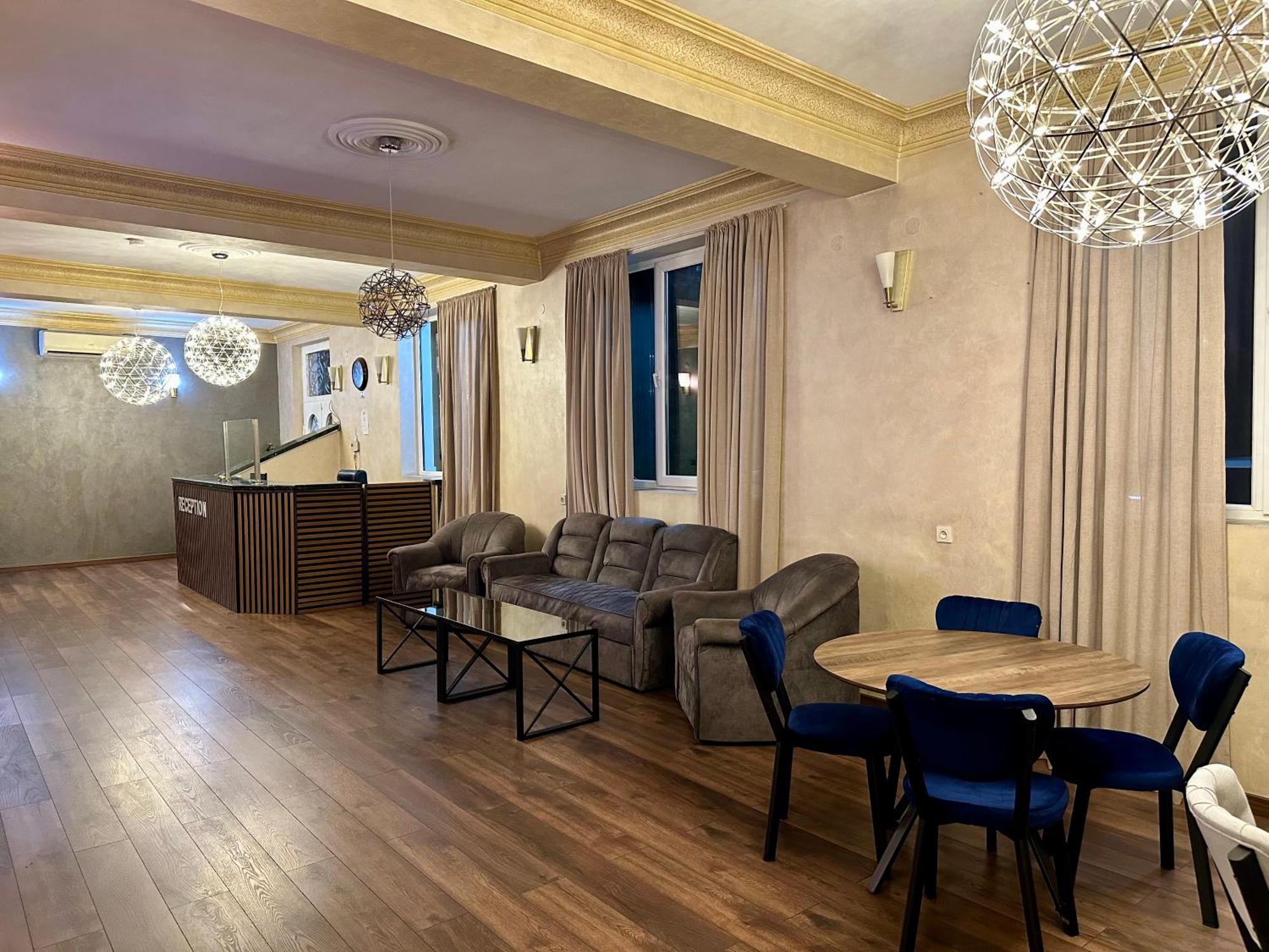 Hotel Tsereteli Batumi Exterior photo