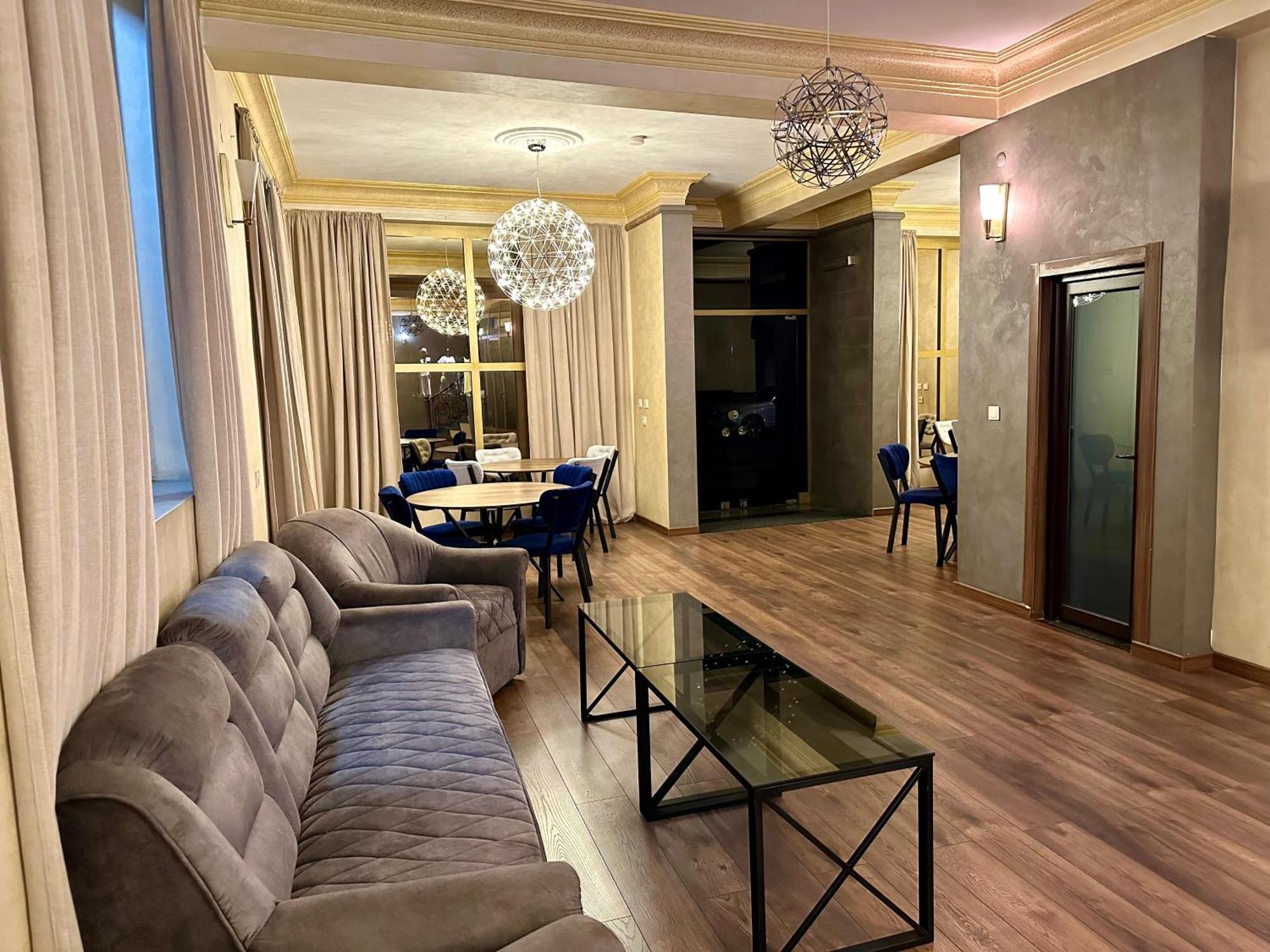 Hotel Tsereteli Batumi Exterior photo